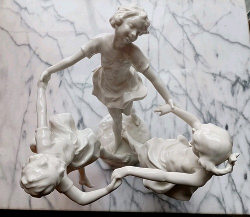 May dance lorenz - "may, dance"